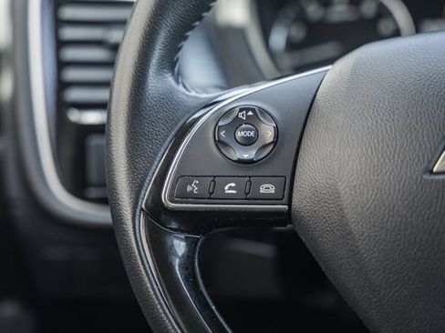Used 2019 Mitsubishi Outlander SE AWD/4WD image 35
