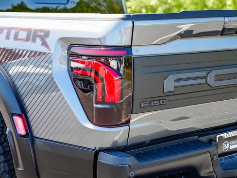 Used 2025 Ford F150 Raptor AWD/4WD image 11