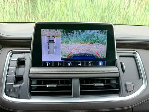 Used 2021 Chevrolet Tahoe LT w/ LT Signature Package AWD/4WD image 26