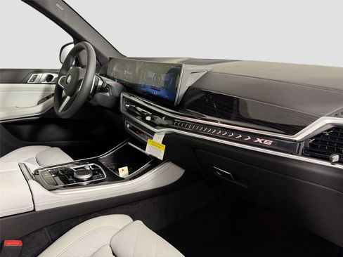 New 2026 BMW X5 xDrive40i w/ M Sport Package AWD/4WD image 30