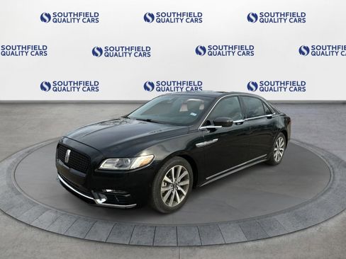 Used 2020 Lincoln Continental image 2