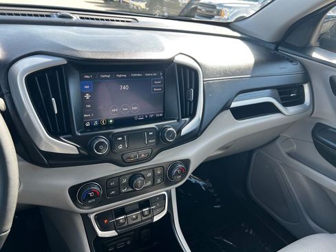 Used 2024 GMC Terrain SLT image 35