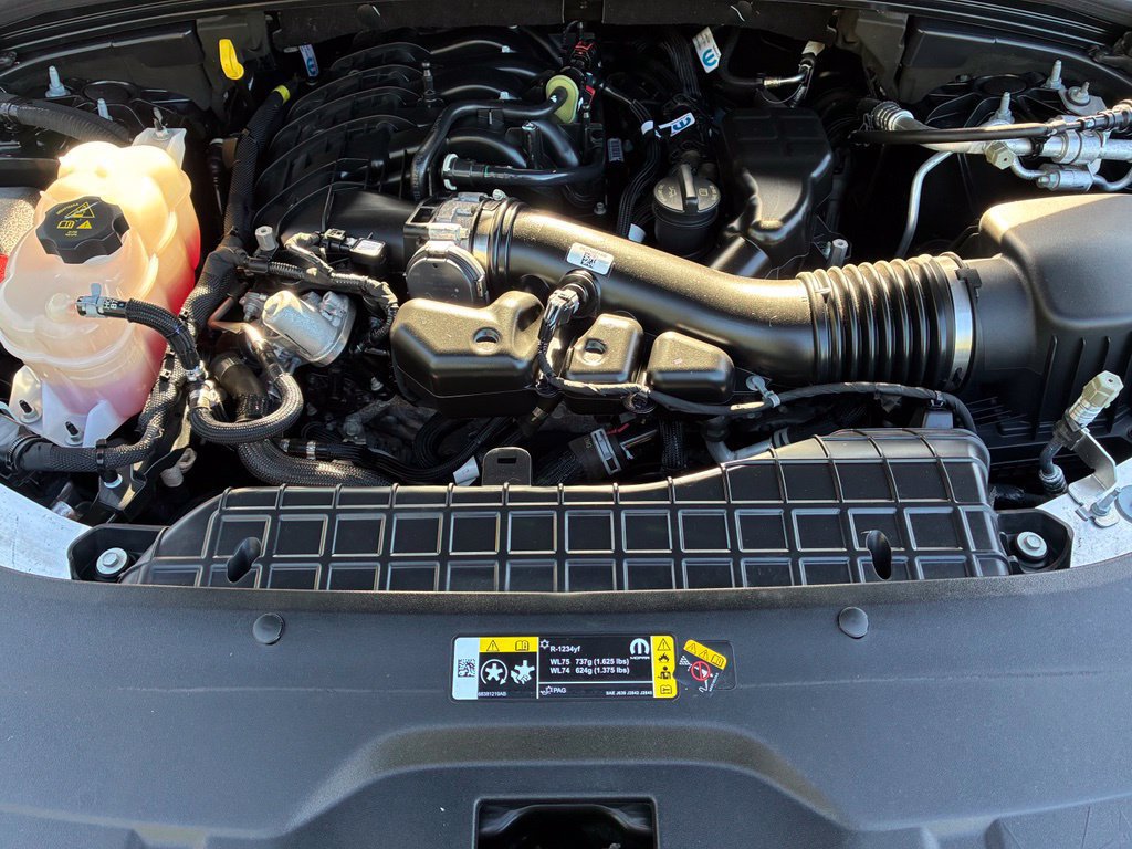 Used 2023 Jeep Grand Cherokee L Limited AWD/4WD image 35