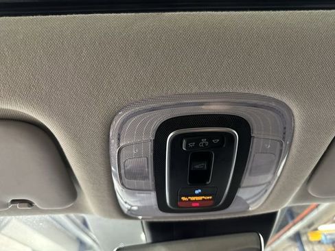 Used 2023 Hyundai Elantra Limited image 10