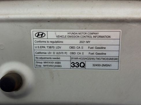 Used 2021 Hyundai Venue SE FWD image 17