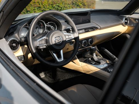 Certified 2025 MAZDA MX-5 Miata RF Grand Touring w/ Weather Package image 19