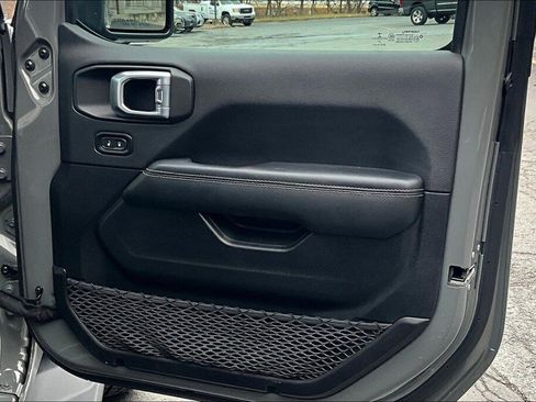 Used 2021 Jeep Gladiator Overland w/ Popular Equipment Package image 13