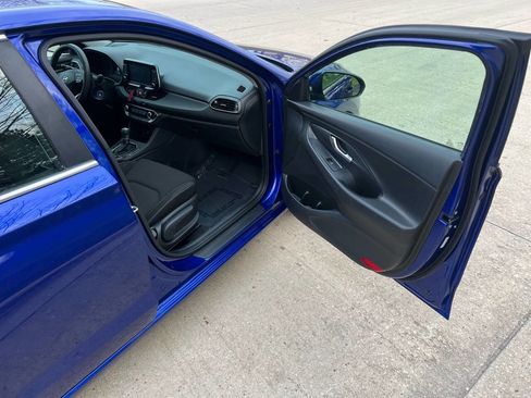 Used 2019 Hyundai Elantra GT image 24