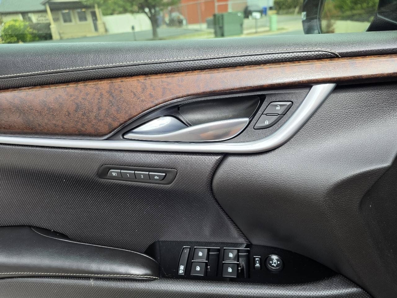 Used 2018 Cadillac XTS Luxury AWD/4WD image 11