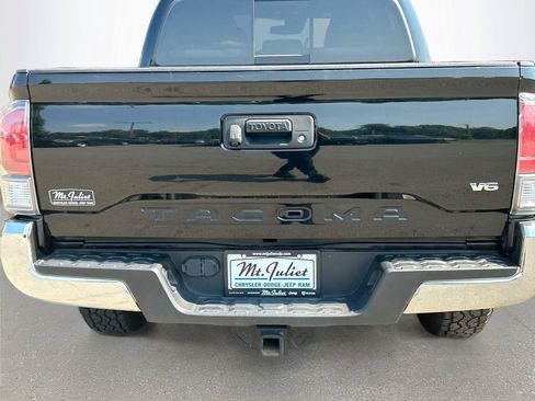 Used 2022 Toyota Tacoma TRD Off-Road RWD image 12