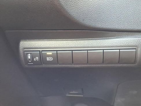 Used 2025 Toyota Corolla SE FWD image 35