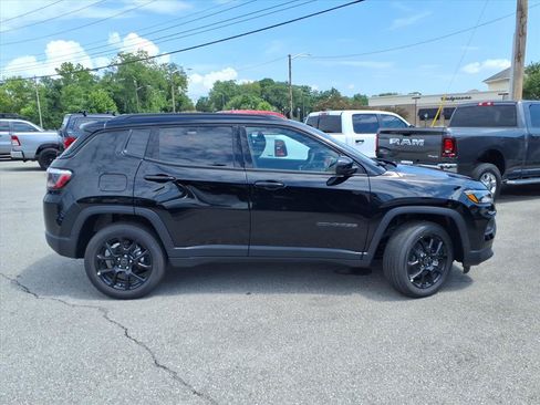 New 2026 Jeep Compass Latitude AWD/4WD image 3