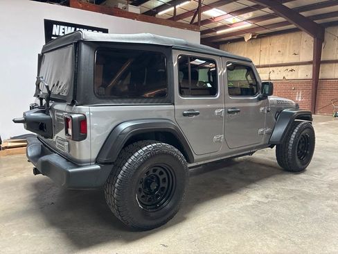 Used 2020 Jeep Wrangler Unlimited Sport AWD/4WD image 3