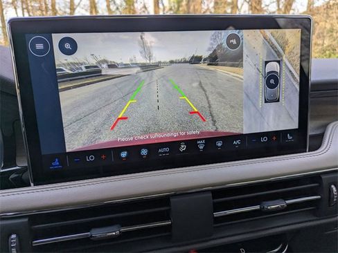 Used 2024 Lincoln Corsair Reserve w/ Equipment Group 202A image 17