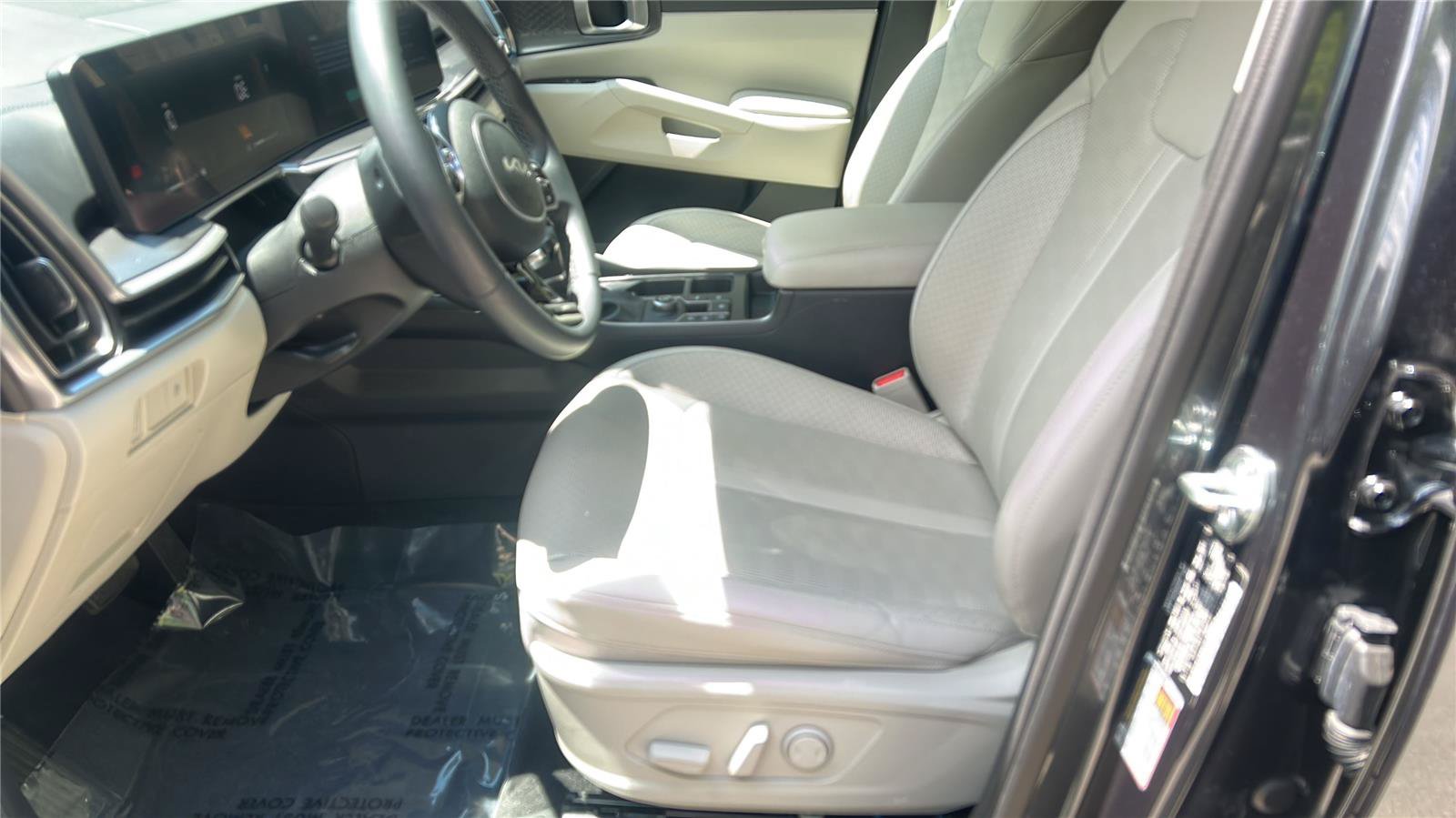 Used 2024 Kia Sorento S w/ Panoramic Sunroof Package FWD image 10