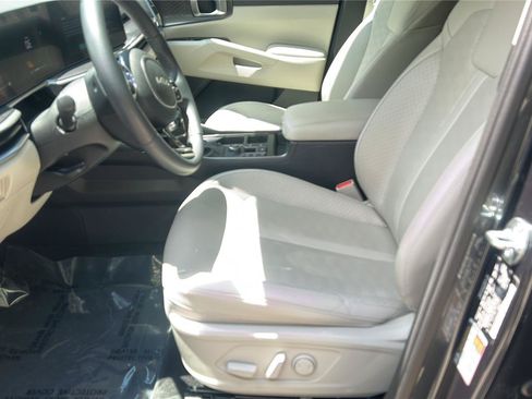 Used 2024 Kia Sorento S w/ Panoramic Sunroof Package FWD image 10