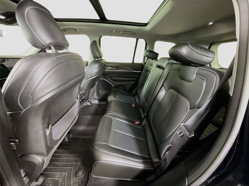Used 2023 Jeep Grand Cherokee Limited w/ Luxury Tech Group II AWD/4WD image 19