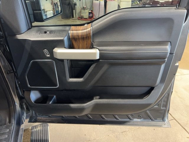 Used 2018 Ford F150 Lariat w/ Equipment Group 502A Luxury AWD/4WD image 24