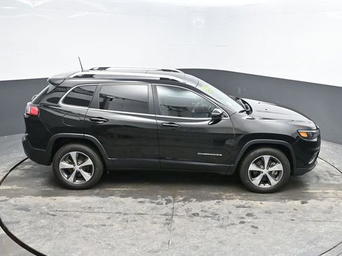 Used 2019 Jeep Cherokee Limited image 25