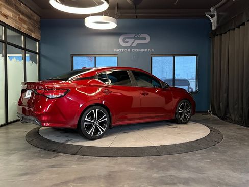 Used 2021 Nissan Sentra SR image 3