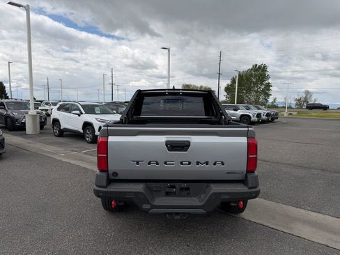 Used 2025 Toyota Tacoma 4x4 Double Cab Hybrid image 2