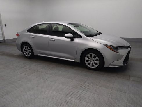 Used 2020 Toyota Corolla LE FWD image 11