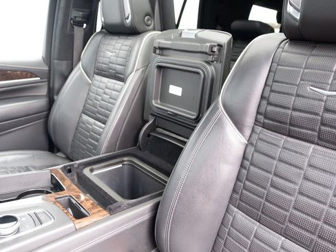 Used 2022 Cadillac Escalade Sport Platinum AWD/4WD image 8