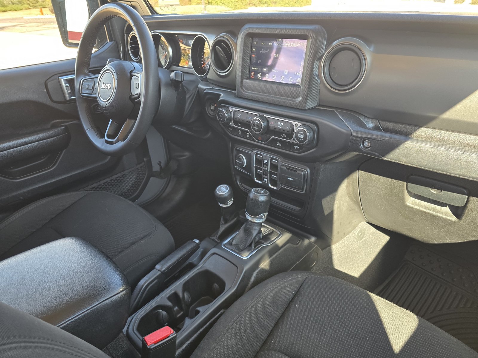 Used 2023 Jeep Gladiator Sport AWD/4WD image 29