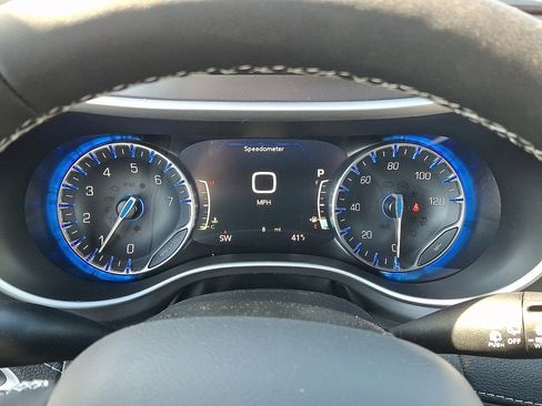 New 2026 Chrysler Pacifica Select FWD image 17