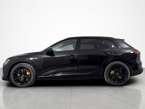 Certified 2023 Audi e-tron Chronos image 2