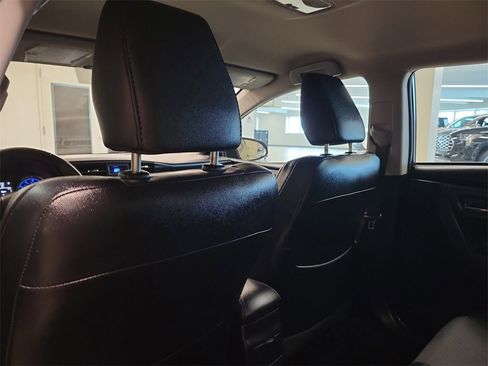 Used 2017 Toyota Corolla SE image 13