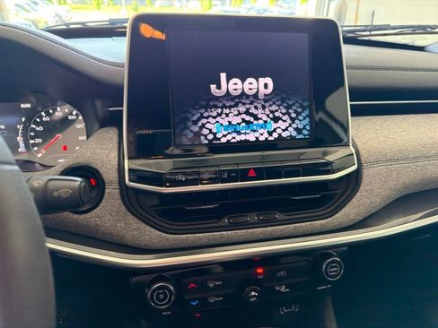 Used 2025 Jeep Compass Sport AWD/4WD image 6