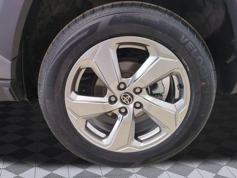 Used 2021 Toyota RAV4 Limited AWD/4WD image 30