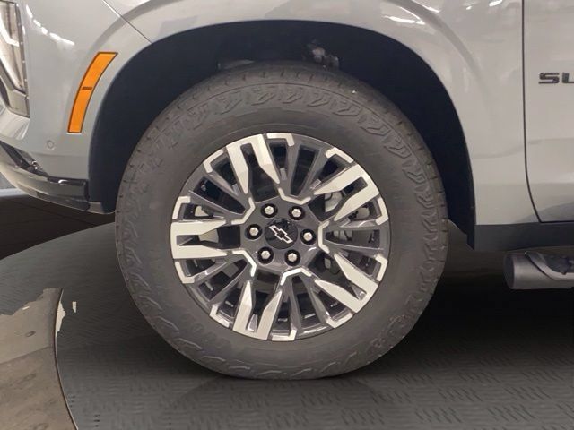 New 2026 Chevrolet Suburban Z71 w/ Z71 Off-Road Package AWD/4WD image 17