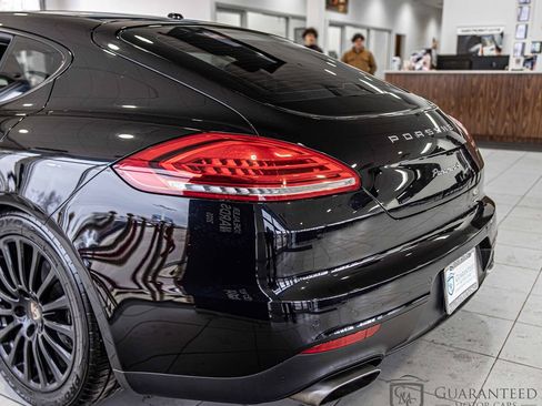 Used 2015 Porsche Panamera 4 image 14