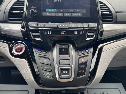 Used 2024 Honda Odyssey Elite image 18