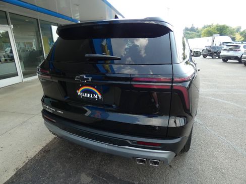 New 2026 Chevrolet Traverse LT w/ Sun and Wheel Package AWD/4WD image 3