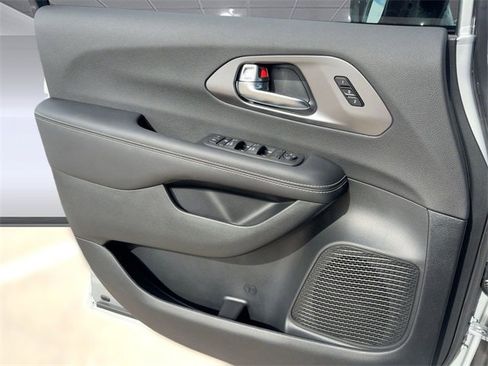 New 2026 Chrysler Pacifica Select image 19