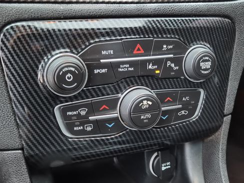 Used 2017 Dodge Charger R/T image 32