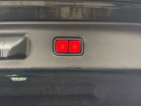 Used 2023 Mercedes-Benz S 580 4MATIC Sedan w/ 3D Technology Package image 35