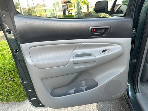 Used 2011 Toyota Tacoma 4x4 Double Cab w/ TRD Sport Pkg image 15