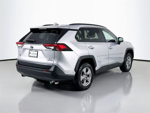 Used 2022 Toyota RAV4 LE image 5