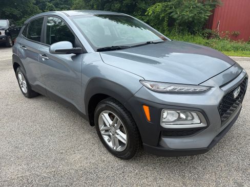Used 2021 Hyundai Kona SE w/ Cargo Package AWD/4WD image 2