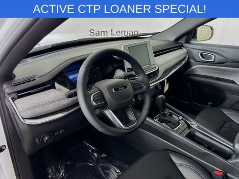 New 2026 Jeep Compass Latitude image 9