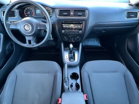 Used 2014 Volkswagen Jetta S image 3