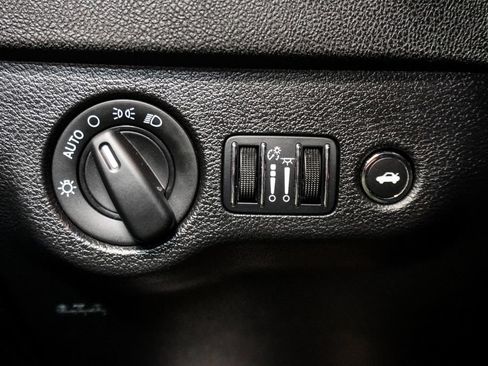 Used 2023 Dodge Charger SXT RWD image 18