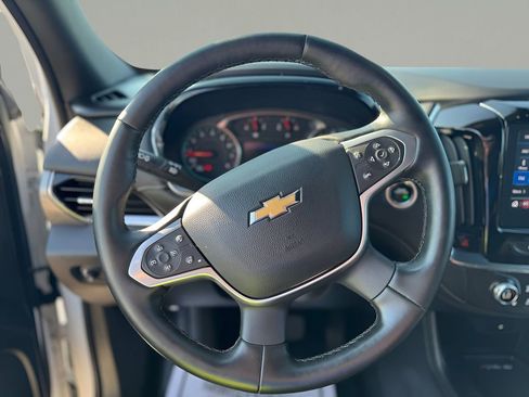 Used 2023 Chevrolet Traverse LT image 20