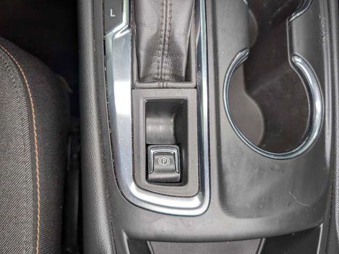 Used 2021 Chevrolet Equinox LT w/ LPO, Cargo Package AWD/4WD image 27