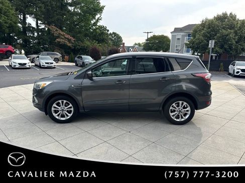 Used 2017 Ford Escape SE FWD image 4