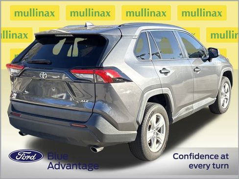 Used 2021 Toyota RAV4 XLE image 4